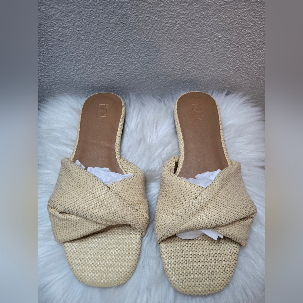 Nordstrom Rack Raffia  Woven Slide Sandals - New Ret $44.97